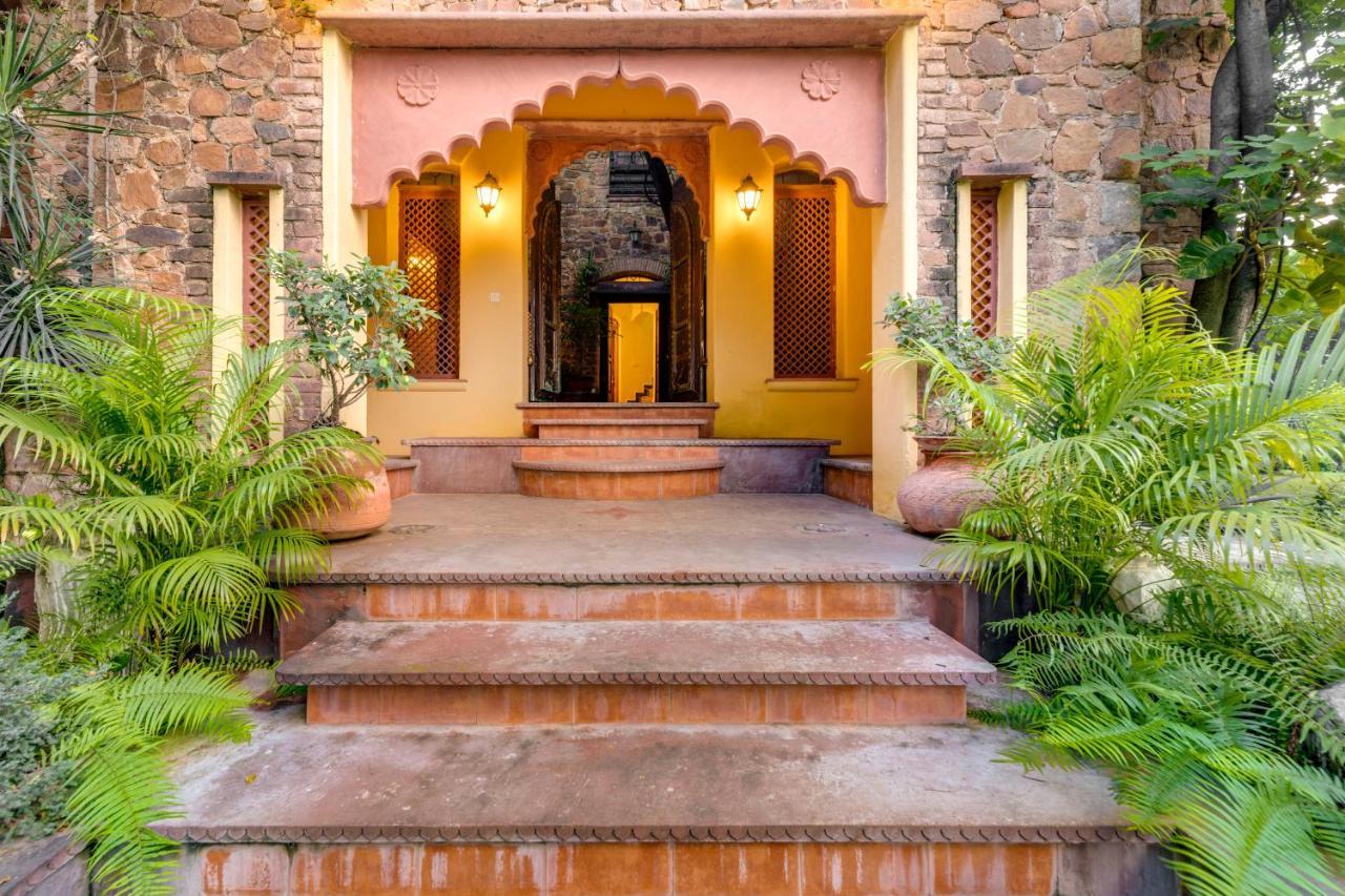 Hostie Chinar Haveli - Heritage Home With Pool, Ґурґаон Екстер'єр фото