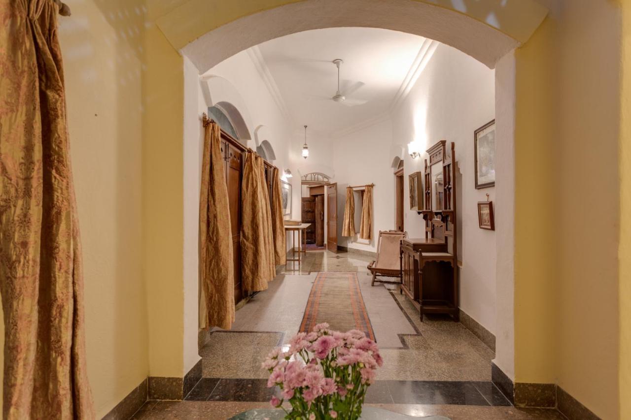 Hostie Chinar Haveli - Heritage Home With Pool, Ґурґаон Екстер'єр фото