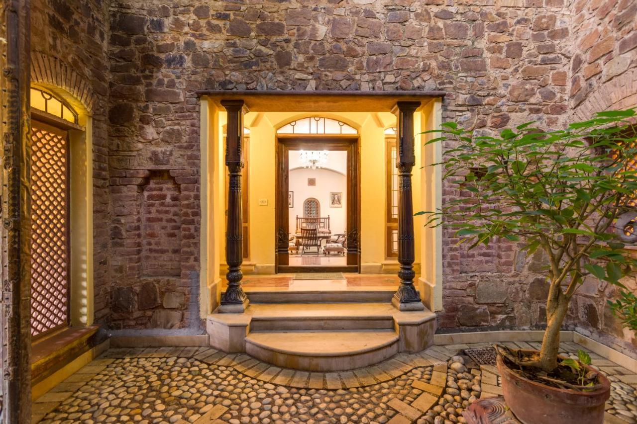 Hostie Chinar Haveli - Heritage Home With Pool, Ґурґаон Екстер'єр фото