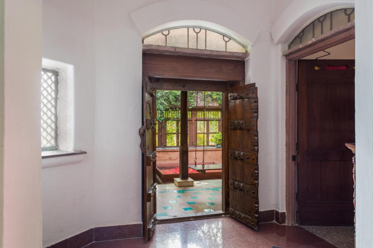Hostie Chinar Haveli - Heritage Home With Pool, Ґурґаон Екстер'єр фото