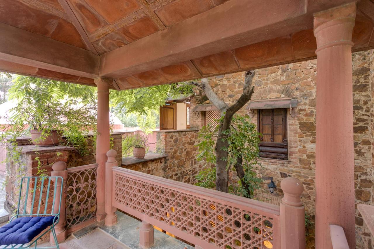 Hostie Chinar Haveli - Heritage Home With Pool, Ґурґаон Екстер'єр фото