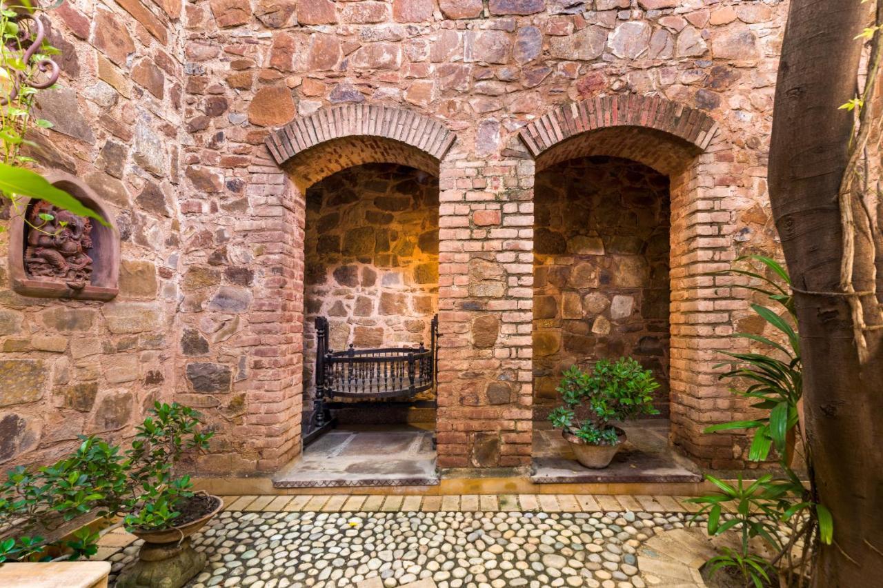 Hostie Chinar Haveli - Heritage Home With Pool, Ґурґаон Екстер'єр фото